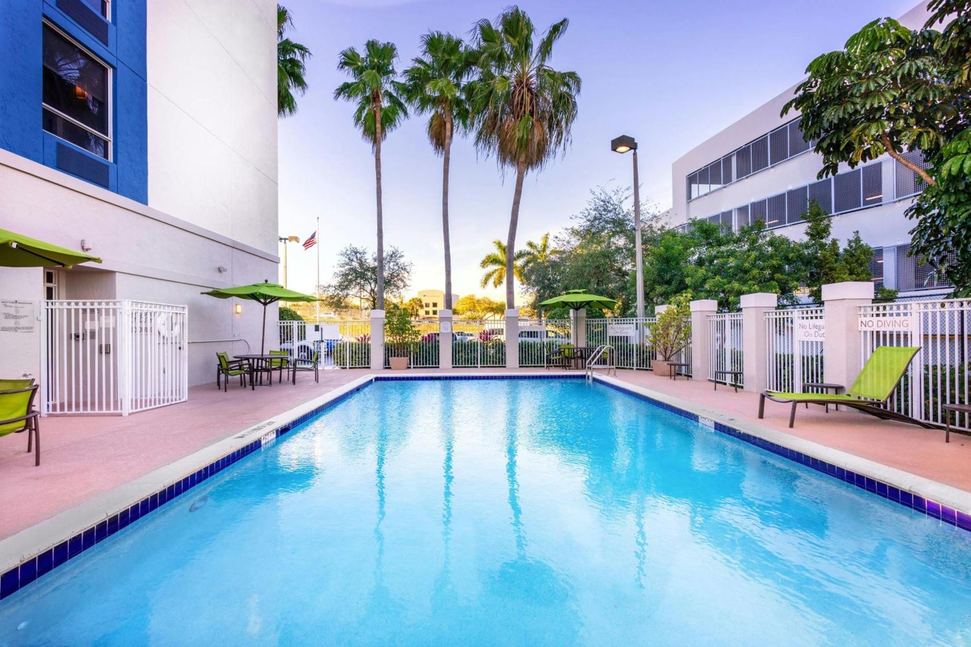 Springhill Suites By Marriott Miami Airport South Blue Lagoon Area Miami Springs Eksteriør billede